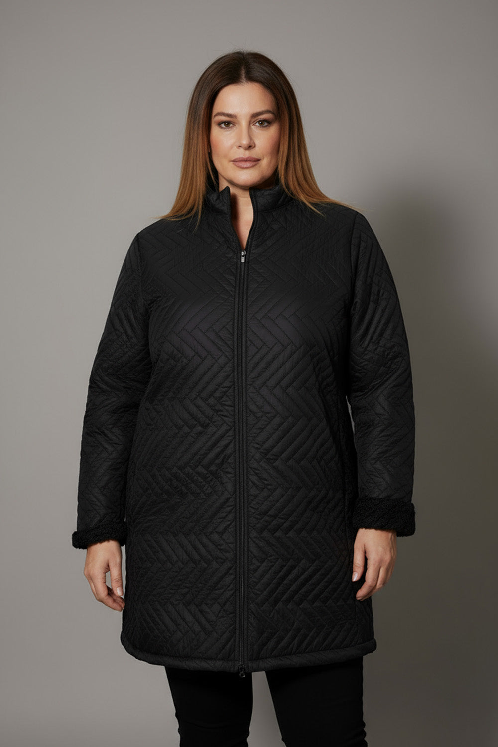 Μαύρο καπιτονέ μπουφάν plus size με φερμουάρ