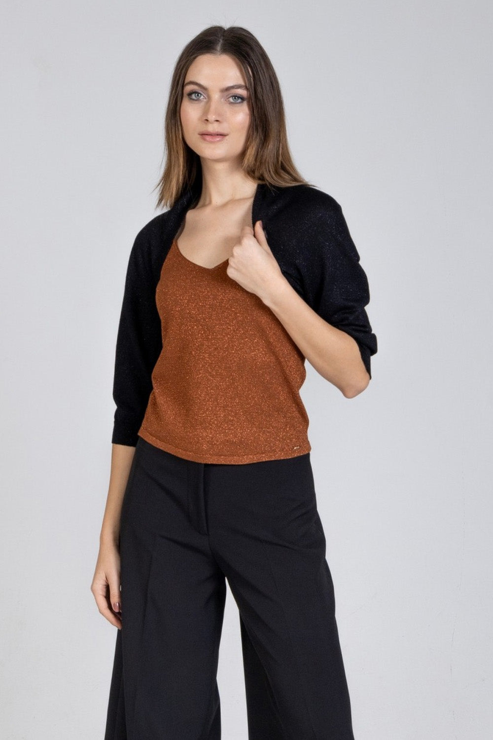 Μαύρο lurex μπολερό με 3/4 μανίκια σε κοντή γραμμή από πίσω όψη