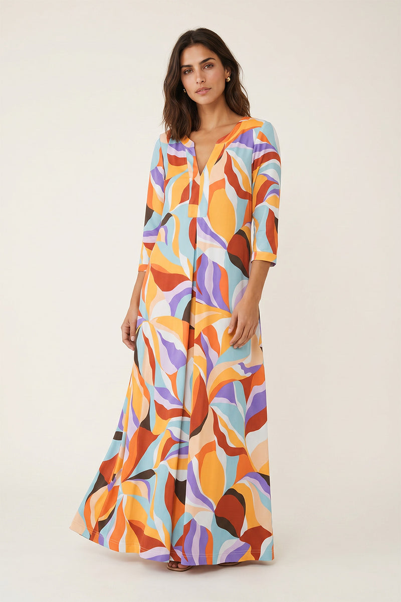 Maxi φόρεμα με abstract print σε pastel αποχρώσεις και V ντεκολτέ.