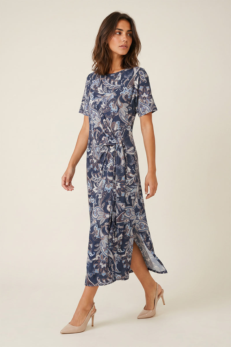 Μάξι φόρεμα με paisley print σε navy αποχρώσεις και δέσιμο στη μέση