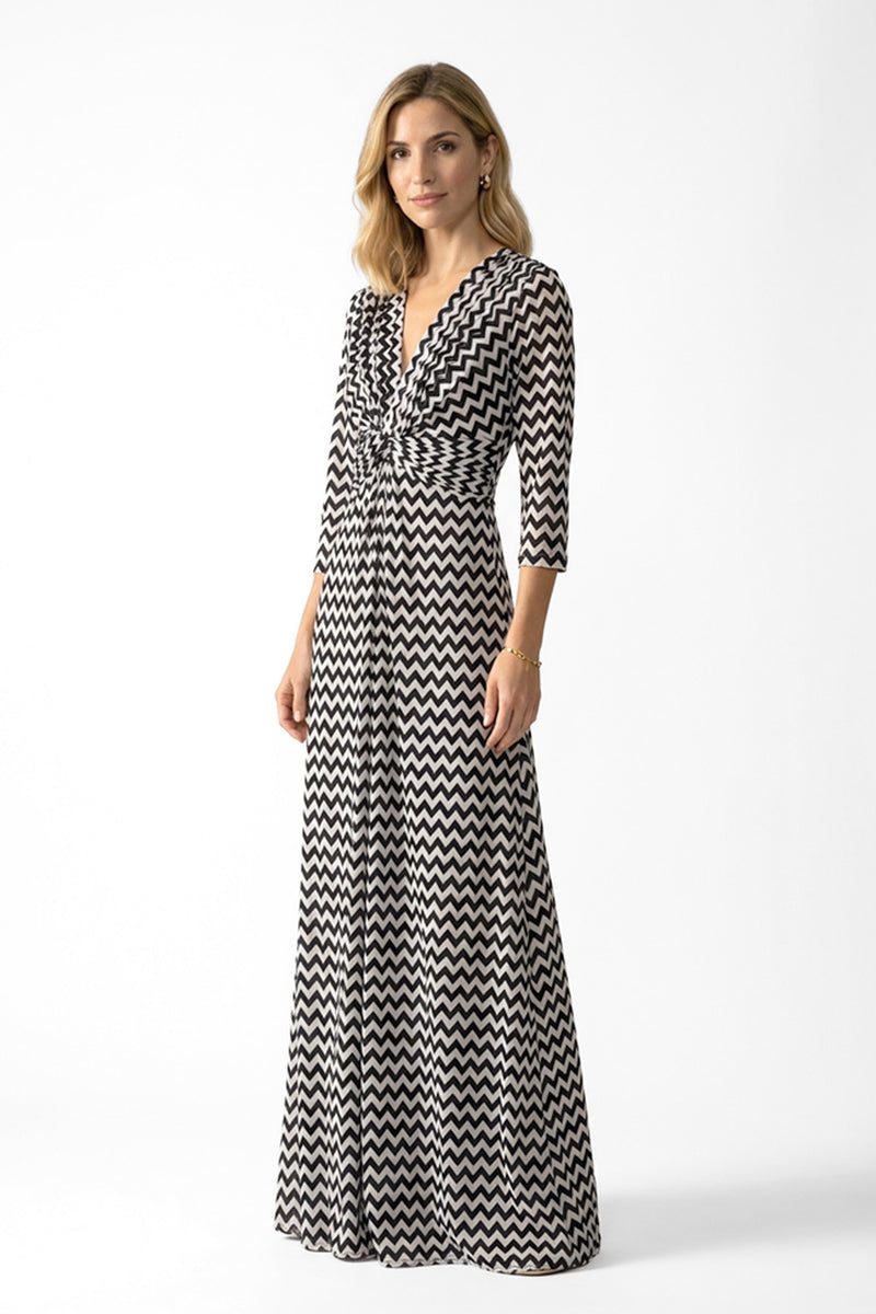 Μάξι φόρεμα ασπρόμαυρο με ζιγκ ζαγκ print και V λαιμόκοψη με ζώνη στη μέση