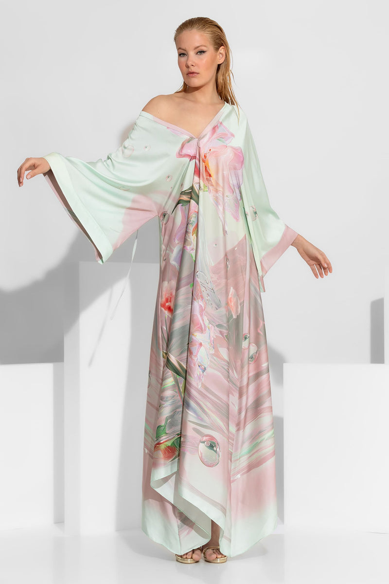 Maxi σατέν φόρεμα με abstract print σε μέντα και ροζ με off shoulder γραμμή