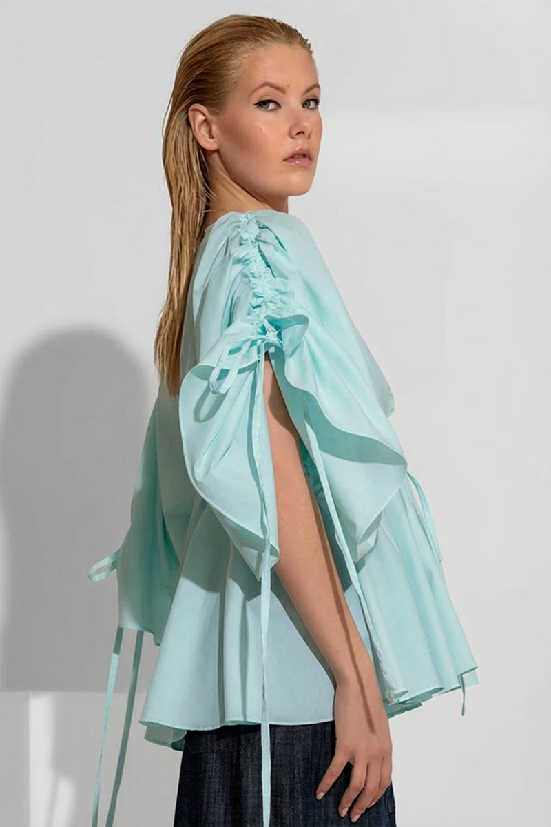 Αέρινο  πουκαμισο μέντα με loose γραμμή και μανίκια με ανοίγματα και δέσιμο
