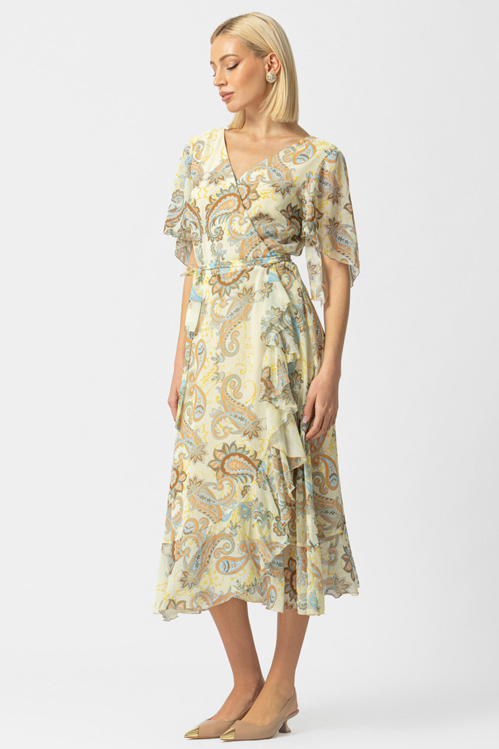 Γυναικείο midi φόρεμα εκρού με λαχούρια, ζώνη και βολάν στο τελείωμα