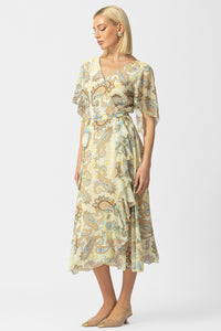 Γυναικείο midi φόρεμα εκρού με λαχούρια, ζώνη και βολάν στο τελείωμα