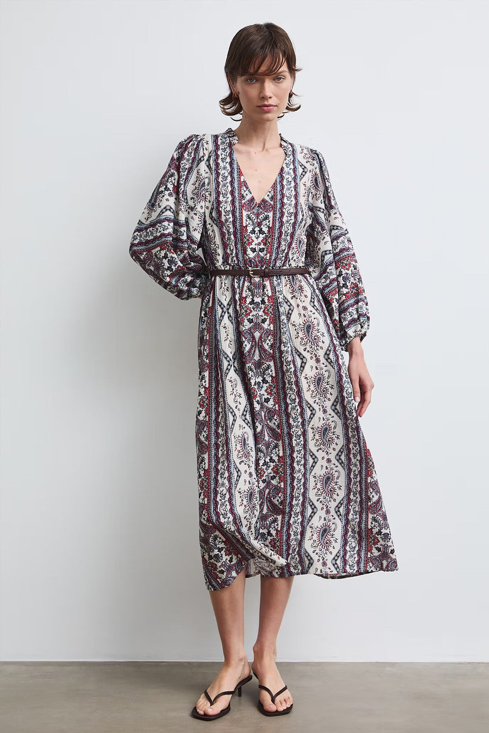Γυναικείο midi φόρεμα Paisley Boheme ivory με V λαιμόκοψη και μακριά φαρδιά μανίκια