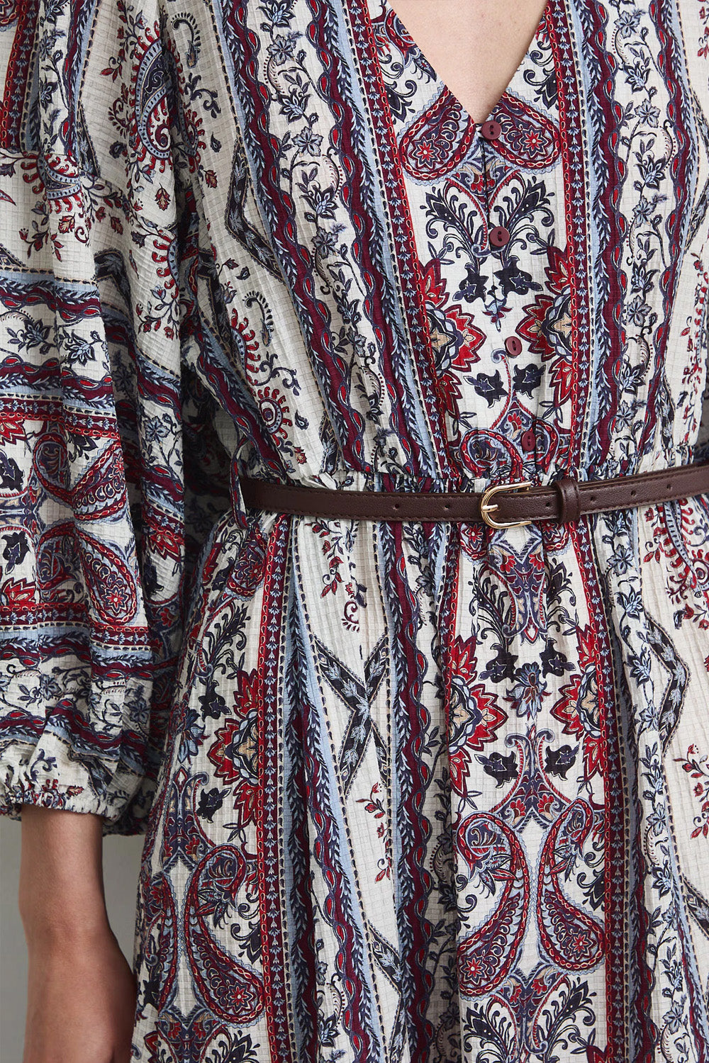 Γυναικείο midi φόρεμα Paisley Boheme ivory με V λαιμόκοψη και μακριά φαρδιά μανίκια