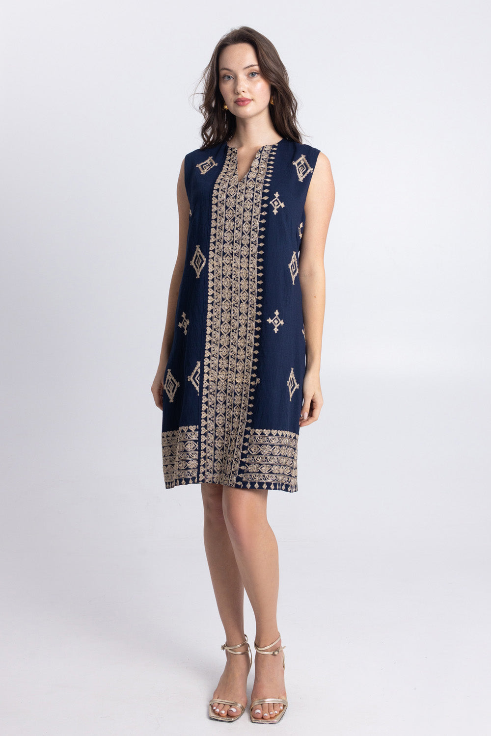 Μίνι φόρεμα navy μπλε με χρυσό κέντημα στο μπροστινό μέρος και αμάνικο σχέδιο