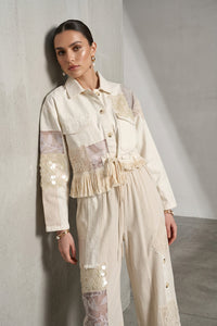 Μπεζ γυναικείο jacket με patchwork δαντέλα, crochet λεπτομέρειες και κρόσσια στη μέση