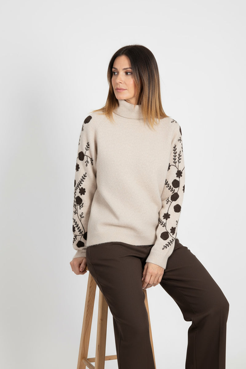 Μπεζ ζιβάγκο πλεκτή μπλούζα με κεντημένα μανίκια