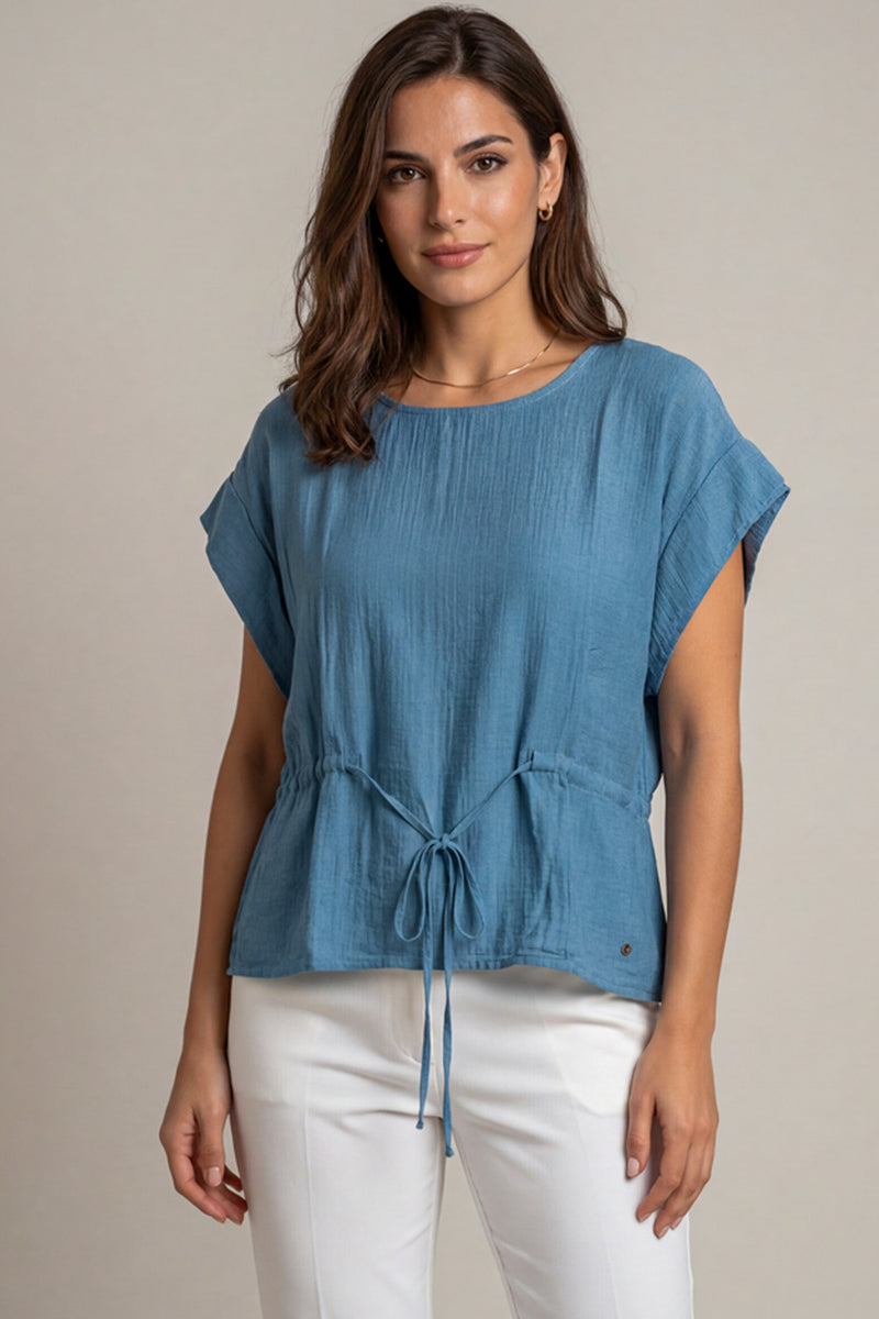 Μπλε γυναικεία μπλούζα με κοντό μανίκι και ρυθμιζόμενο κορδόνι στη μέση