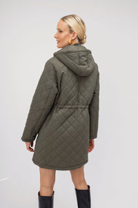 Χακί καπιτονέ μπουφάν με κουκούλα, κορδόνι μέσης και τσεπάκια – Ellisargi Boutique