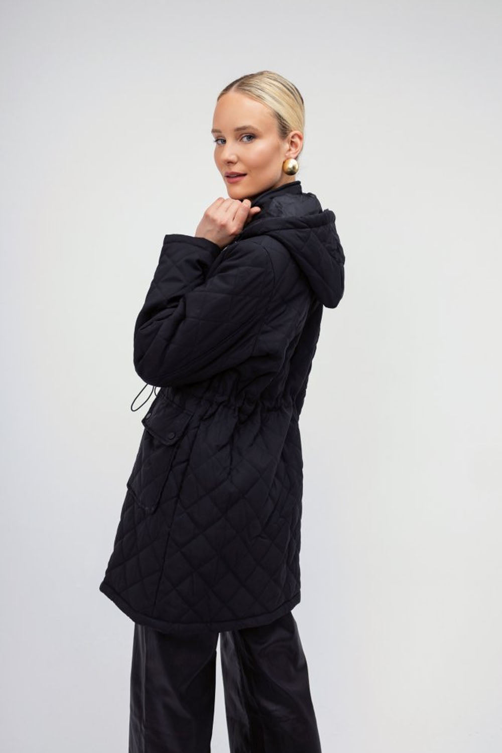 Μπουφάν μαύρο με κουκούλα