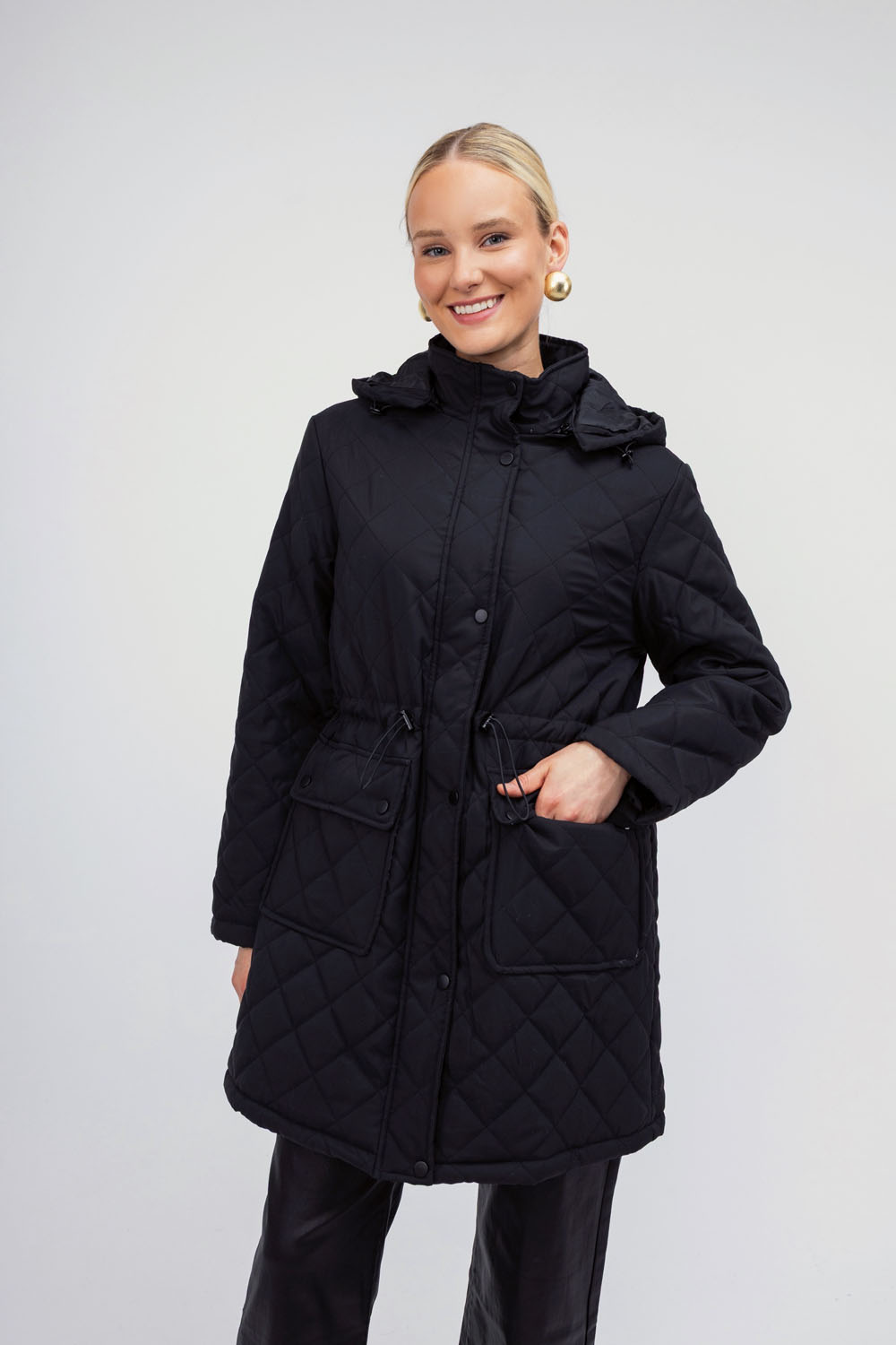 Μπουφάν μαύρο με κουκούλα