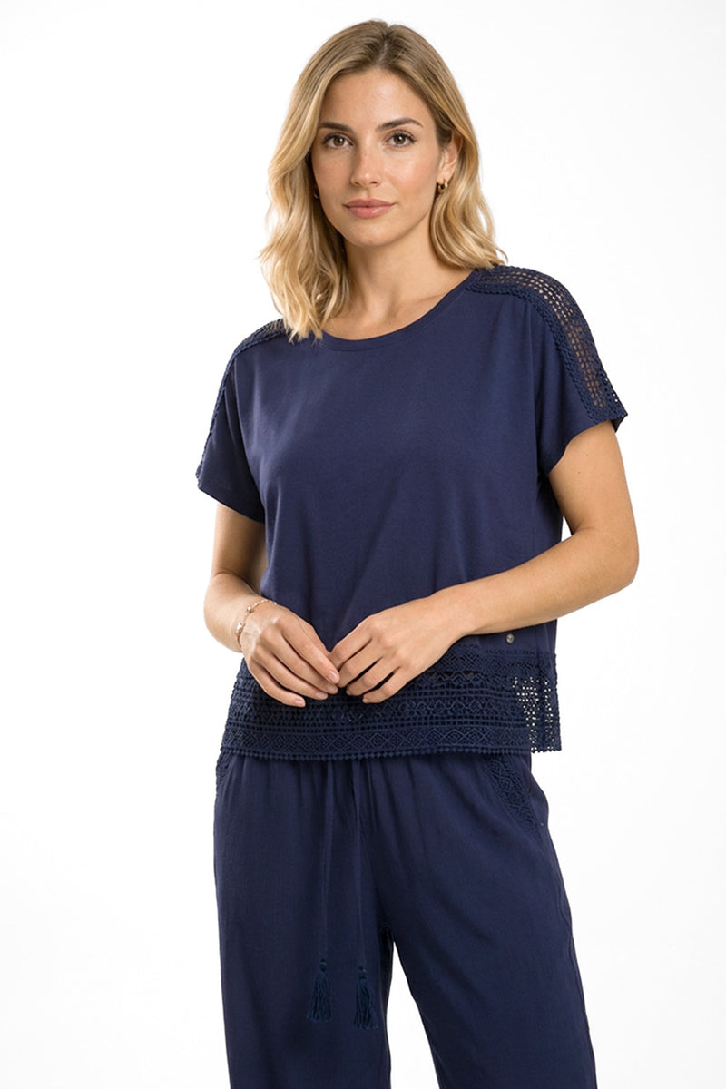 Navy γυναικείο σετ με μπλούζα δαντέλα και παντελόνα με κορδόνι σε άνετη γραμμή