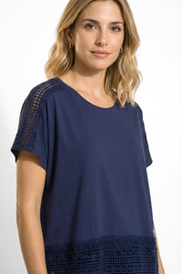 Navy γυναικείο σετ με μπλούζα δαντέλα και παντελόνα με κορδόνι σε άνετη γραμμή