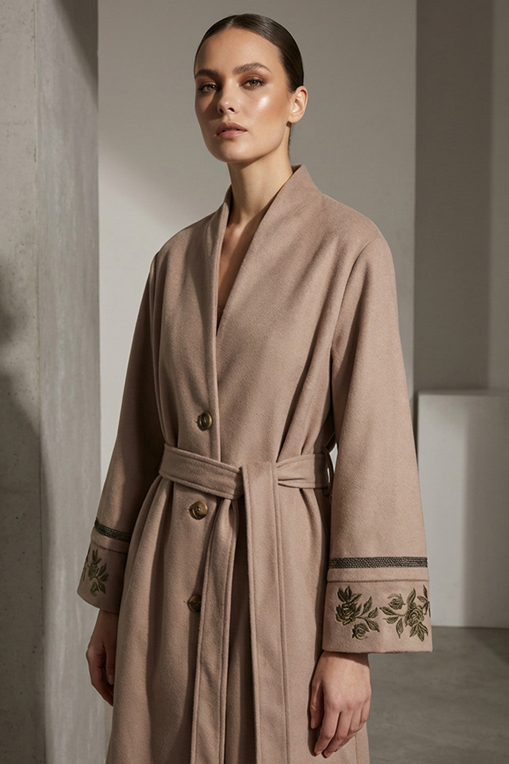 Παλτό μπεζ με κεντήματα – iRous