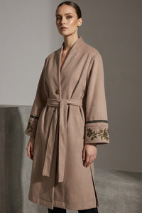 Παλτό μπεζ με κεντήματα – iRous