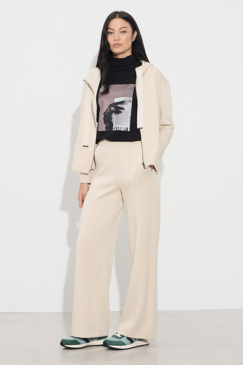 Μπεζ παντελόνι φούτερ σε ίσια γραμμή με λάστιχο στη μέση – Ellisargi Boutique