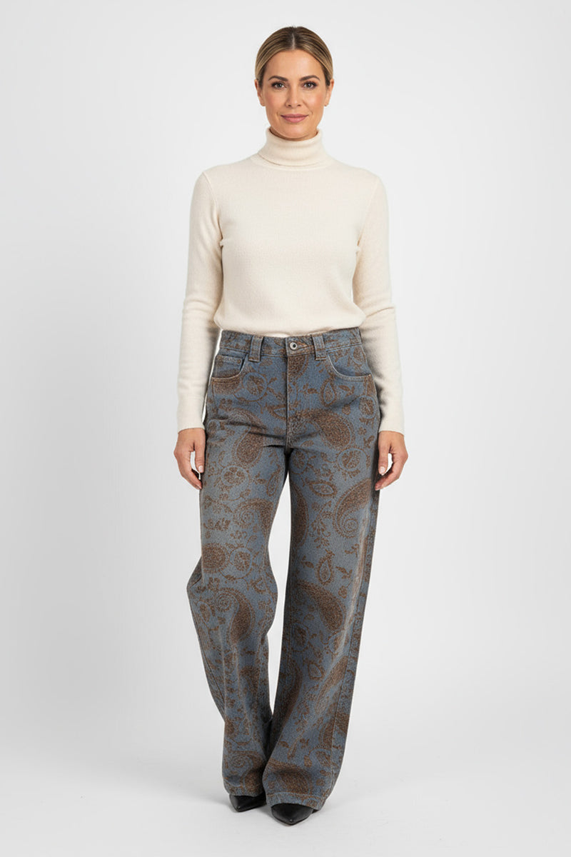 Παντελόνι με κεντημένα paisley μοτίβα σε μπλε–καφέ τόνους, ελαστικό ύφασμα, διαθέσιμο σε μεγέθη M, L, XL.