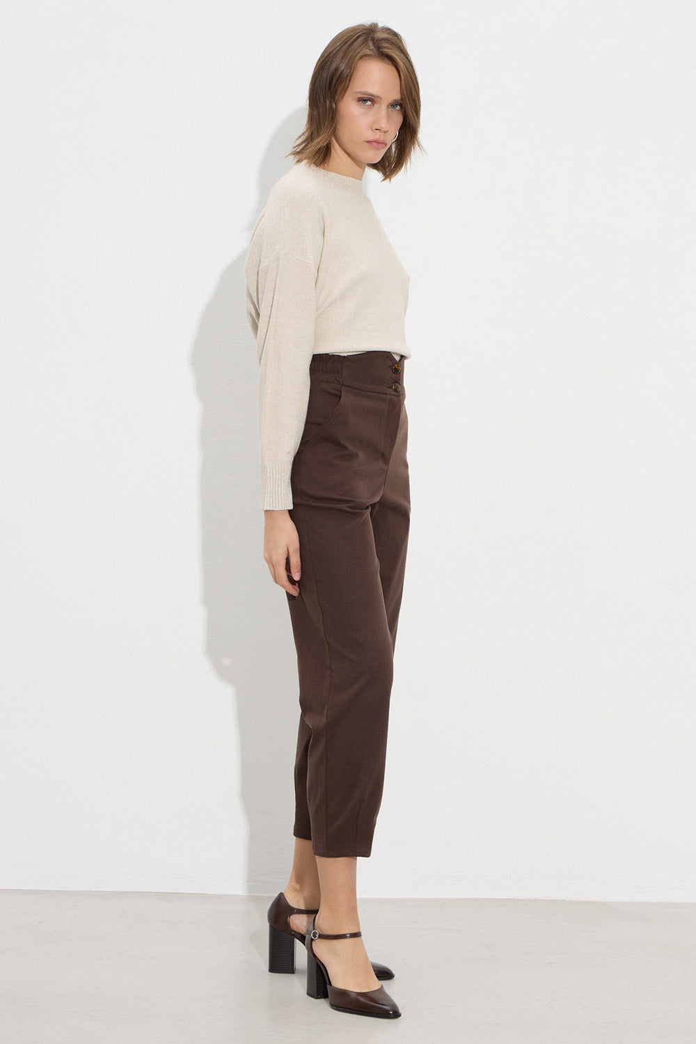 καφε ψηλόμεσο παντελόνι με λάστιχο και κουμπιά μπροστά – Ellisargi Boutique
