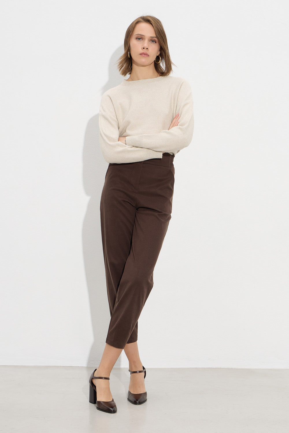 καφε ψηλόμεσο παντελόνι με λάστιχο και κουμπιά μπροστά – Ellisargi Boutique