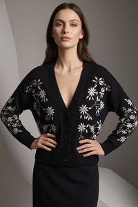 Plekth mauro zaketa me aspro louloudato sxedio kai koumpia, gynaikeia zaketa Ellisargi Boutique