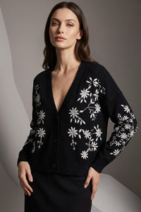 Plekth mauro zaketa me aspro louloudato sxedio kai koumpia, gynaikeia zaketa Ellisargi Boutique