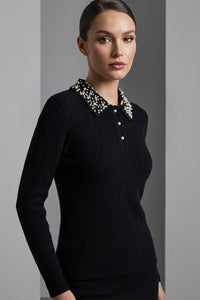 Πλεκτή μπλούζα μαύρη ριπ με γιακά και πέρλες, κουμπιά μπροστά και εφαρμοστή γραμμή από Ellisargi Boutique