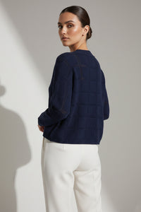 Γυναικεία navy πλεκτή ζακέτα με V λαιμόκοψη και κουμπιά σε γεωμετρική πλέξη