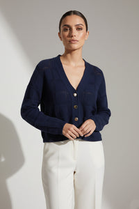Γυναικεία navy πλεκτή ζακέτα με V λαιμόκοψη και κουμπιά σε γεωμετρική πλέξη
