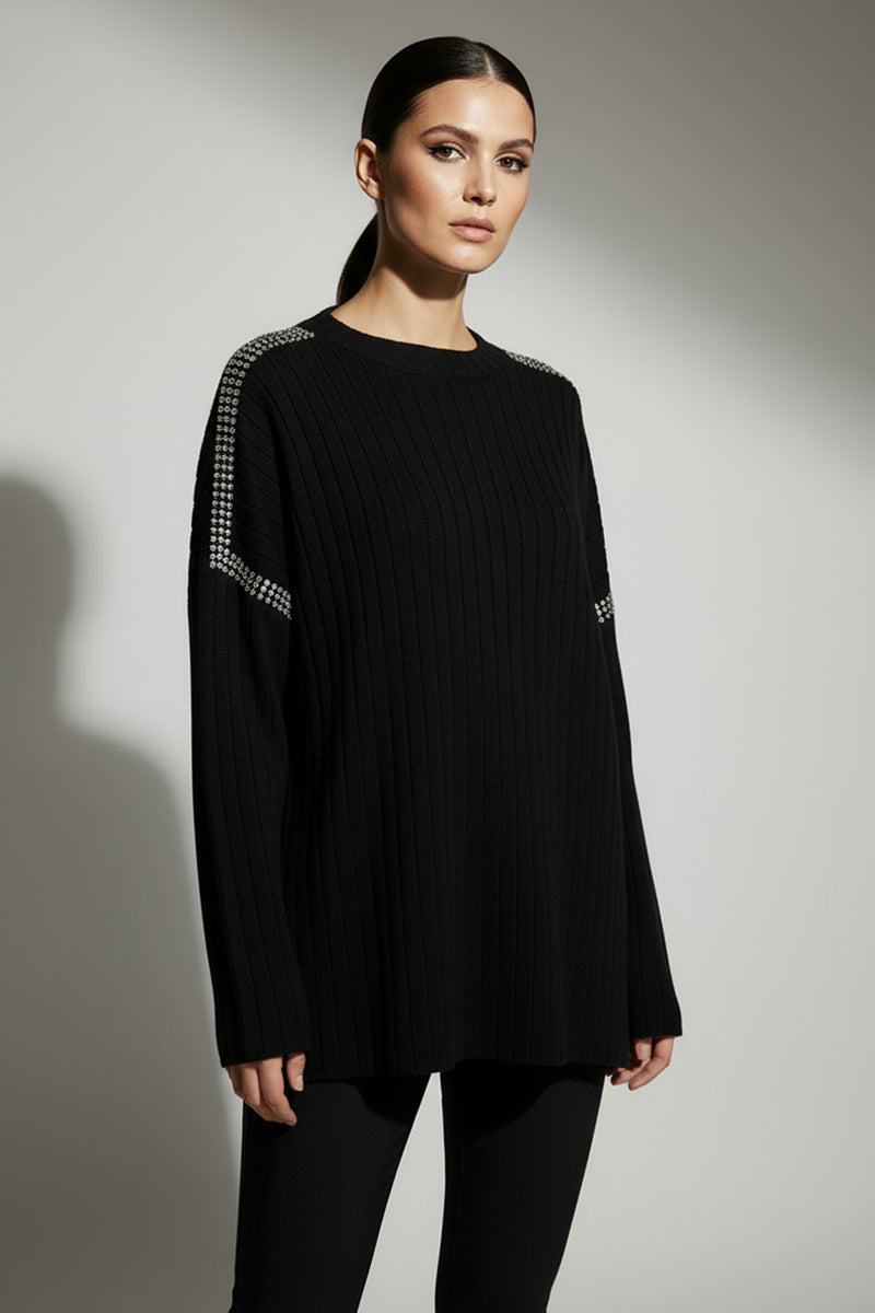 Μαύρο πλεκτό με ribbed υφή και λεπτομέρειες από στρασάκια στους ώμους