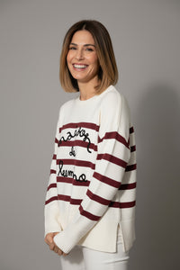 Ριγέ εκρού-μπορντό πλεκτό με επιγραφή “Maison de Leeming” από την Ellisargi Boutique