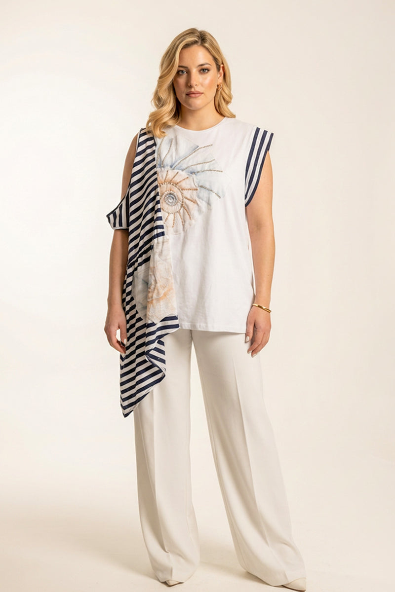 Plus size one size ασύμμετρη μπλούζα με ριγέ λεπτομέρεια και άνοιγμα στον ώμο