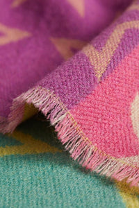 Πολύχρωμη εσάρπα με μοτίβο αστέρια σε φούξια, μωβ και τιρκουάζ, 70x190 εκ., απαλή υφή, 100% ακρυλικό