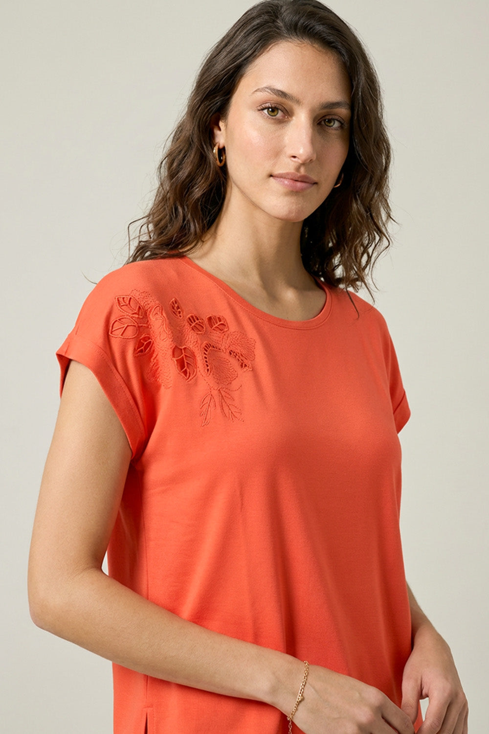 Πορτοκαλί T-Shirt με Κεντημένο Floral Σχέδιο