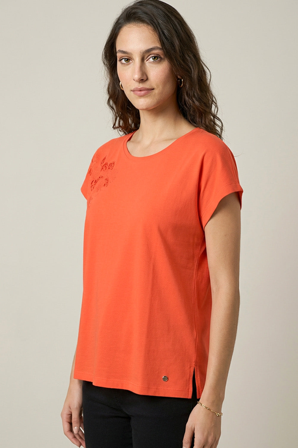 Πορτοκαλί T-Shirt με Κεντημένο Floral Σχέδιο