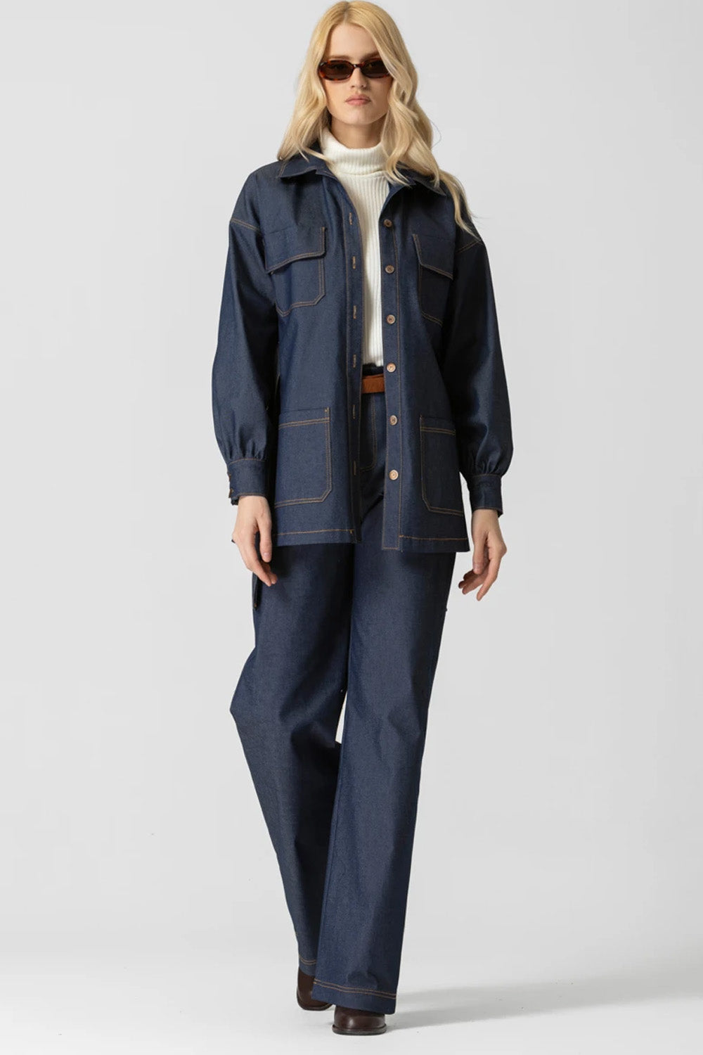 Πουκάμισο denim με ζώνη, utility τσέπες και balloon μανίκια σε σκούρο μπλε από το Ellisargi Boutique