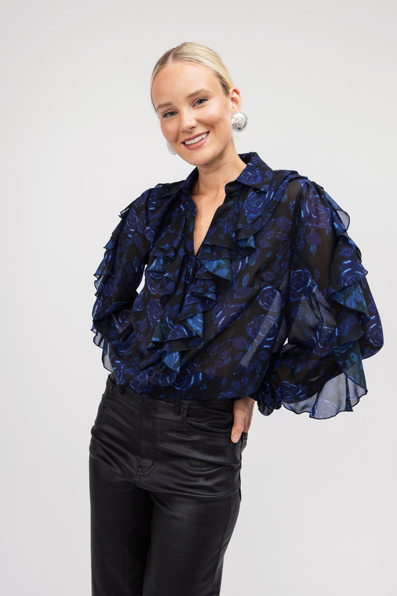 Πουκάμισο μαύρο με μπλε τριαντάφυλλα και βολάν, διάφανο ύφασμα, balloon μανίκια