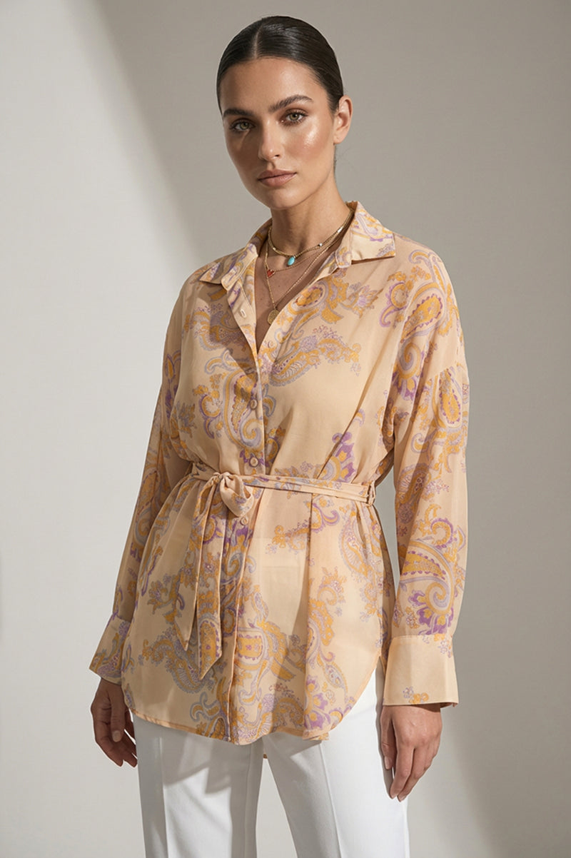 Γυναικείο πουκάμισο σε απαλό ροδακινί με paisley σχέδιο και ζώνη στη μέση