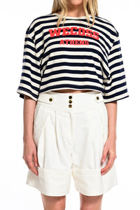 Γυναικείο ριγέ crop top WECOSS ATHENS σε navy και εκρού χρώμα με φαρδιά μανίκια και άνετη γραμμή.