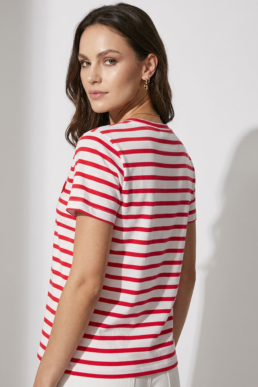 Ριγέ γυναικείο T-shirt κόκκινο λευκό με κεντημένη κόκκινη καρδιά στο στήθος