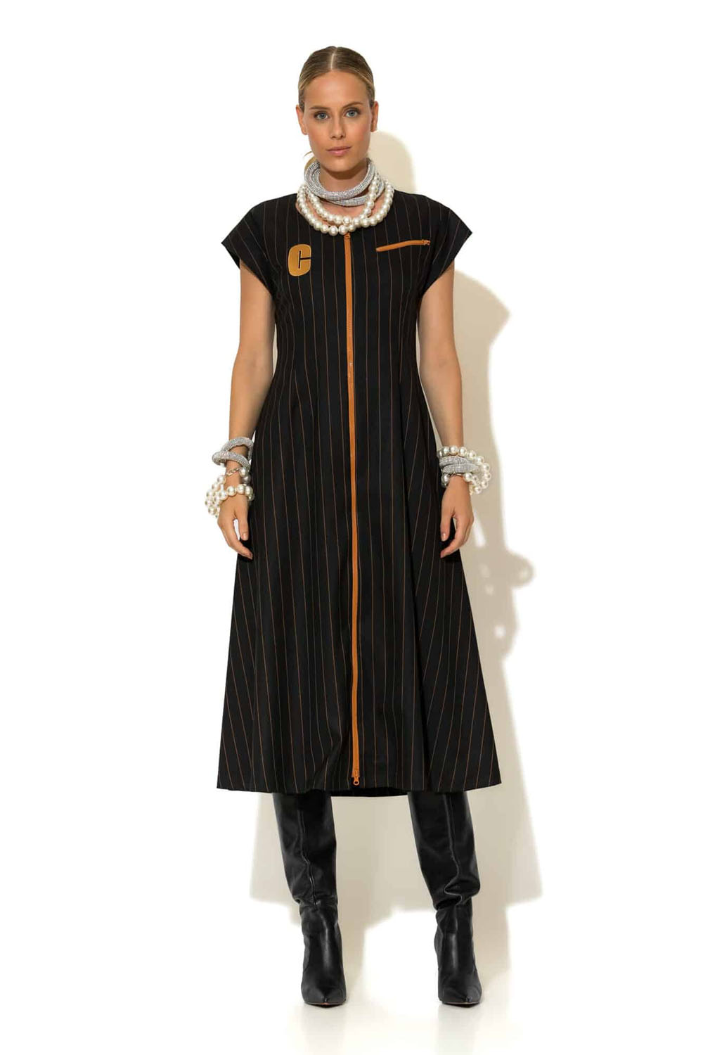 Ριγέ μίντι φόρεμα με κέντημα logo – C-THROU