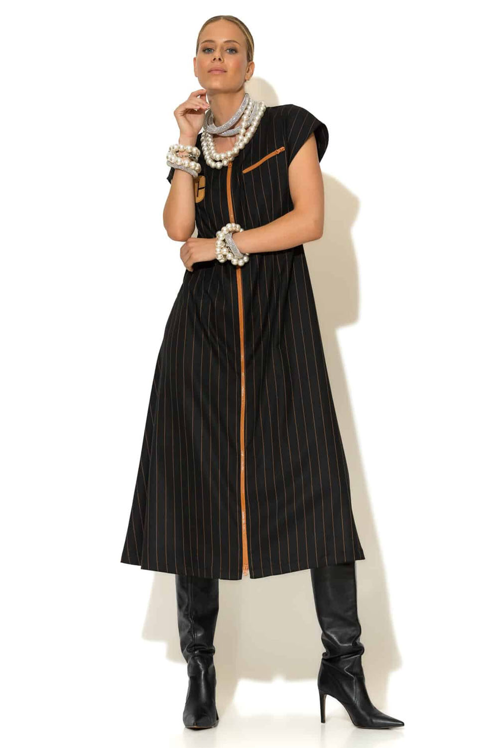 Ριγέ μίντι φόρεμα με κέντημα logo – C-THROU