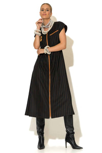 Ριγέ μίντι φόρεμα με κέντημα logo – C-THROU