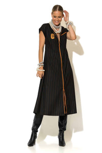 Ριγέ μίντι φόρεμα με κέντημα logo – C-THROU