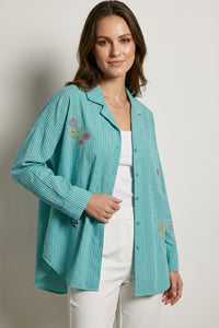 Ριγέ καρό πουκάμισο μέντα με κεντημένα λουλούδια και σχέδιο σκύλου σε άνετη γραμμή