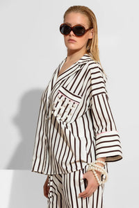 Ριγέ πουκάμισο ποπλίνα με κάθετες ρίγες και κέντημα πέρλας στο στήθος