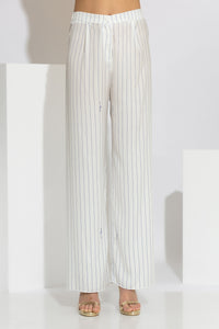 Γυναικεία εκρού σατέν παντελόνα με μπλε κάθετες ρίγες και φαρδιά γραμμή