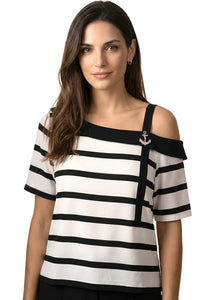 Ριγέ T-shirt εκρού με μαύρες ρίγες, έναν ώμο και διακοσμητική καρφίτσα άγκυρα